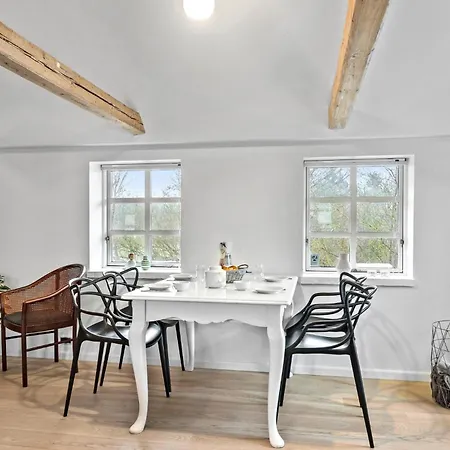 Hébergement de vacances 2 Bedroom Cozy In Haarby