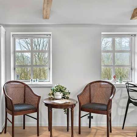 2 Bedroom Cozy In Haarby * Hårby