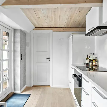 2 Bedroom Cozy In Haarby Hébergement de vacances