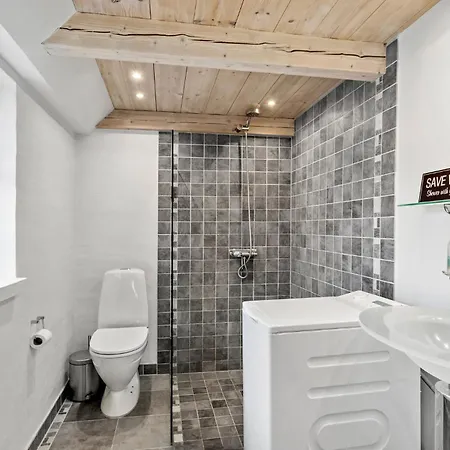 2 Bedroom Cozy In Haarby Дом отдыха *